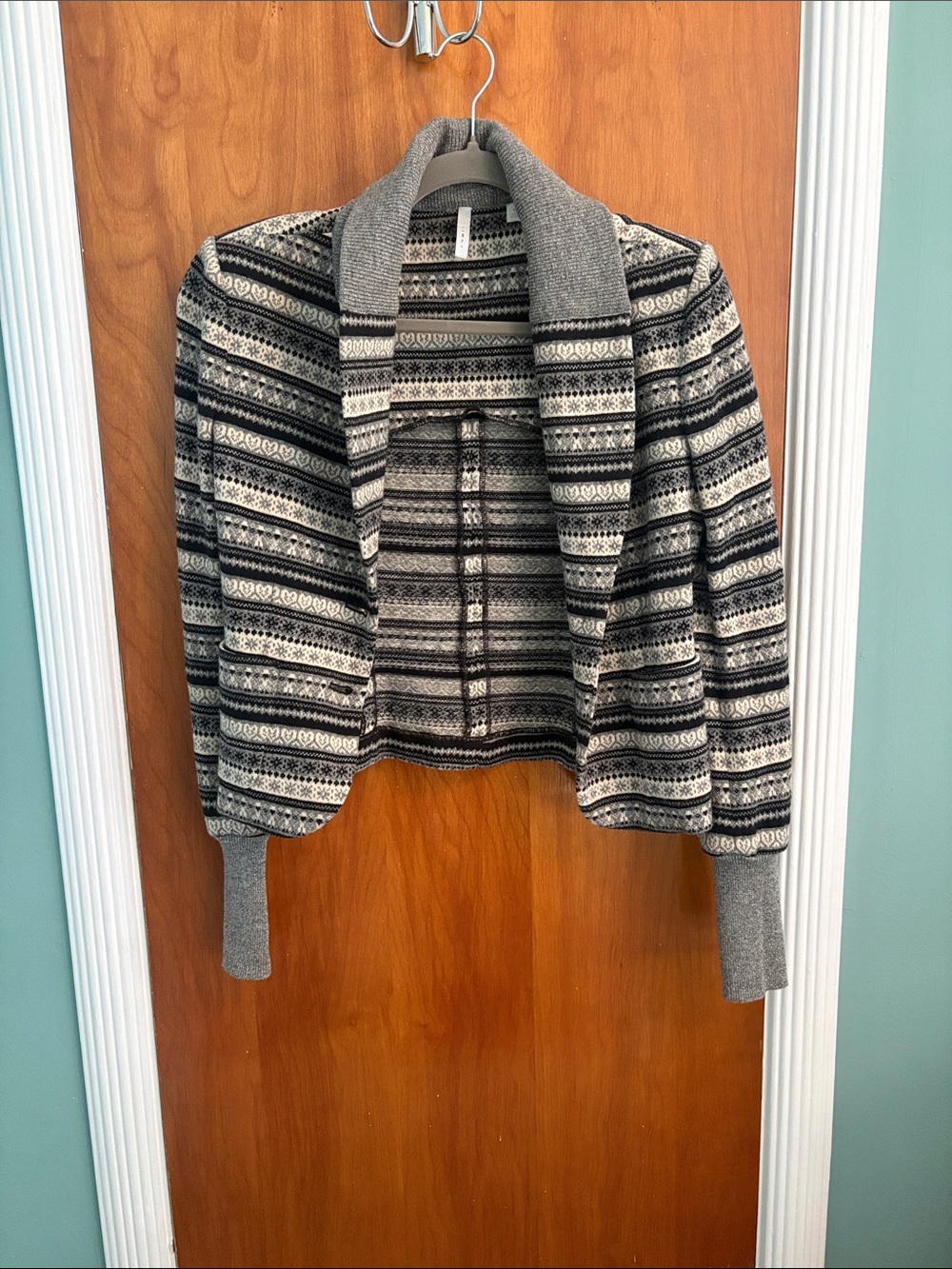 Cropped Shawl Collar Cardigan Sweater - Gray/Black Fair Isle